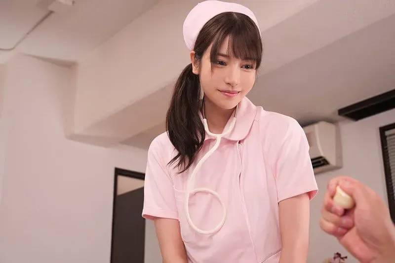 Dịch vụ bắn tinh vào miệng của nữ y tá Karen Kaede