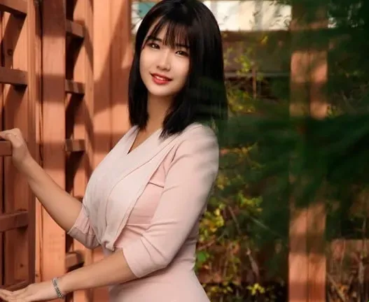 旅行中に韓国の美人をホテルに誘う