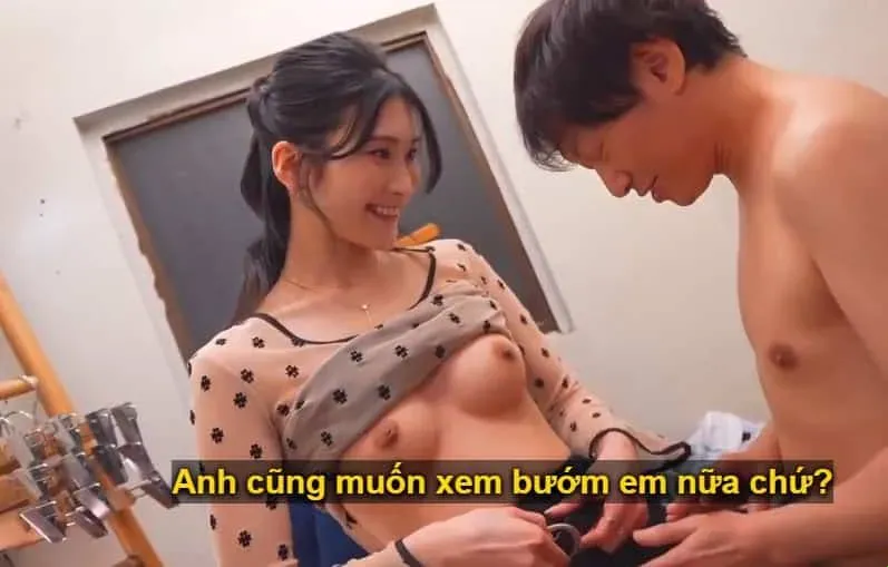 Clothing stores are always crowded because the shop owner is good at seducing male customers