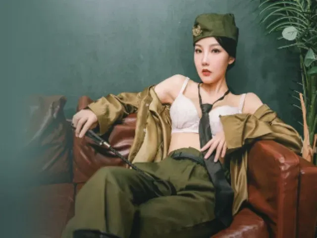 與美麗女上司的祕密情事