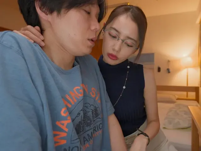 Chị kế làm gia sư, dạy luôn môn 